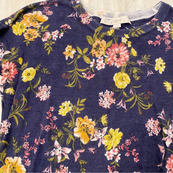LOFT Floral Knit Sweater Navy Blue Light and SOFT - Picture 4 of 5